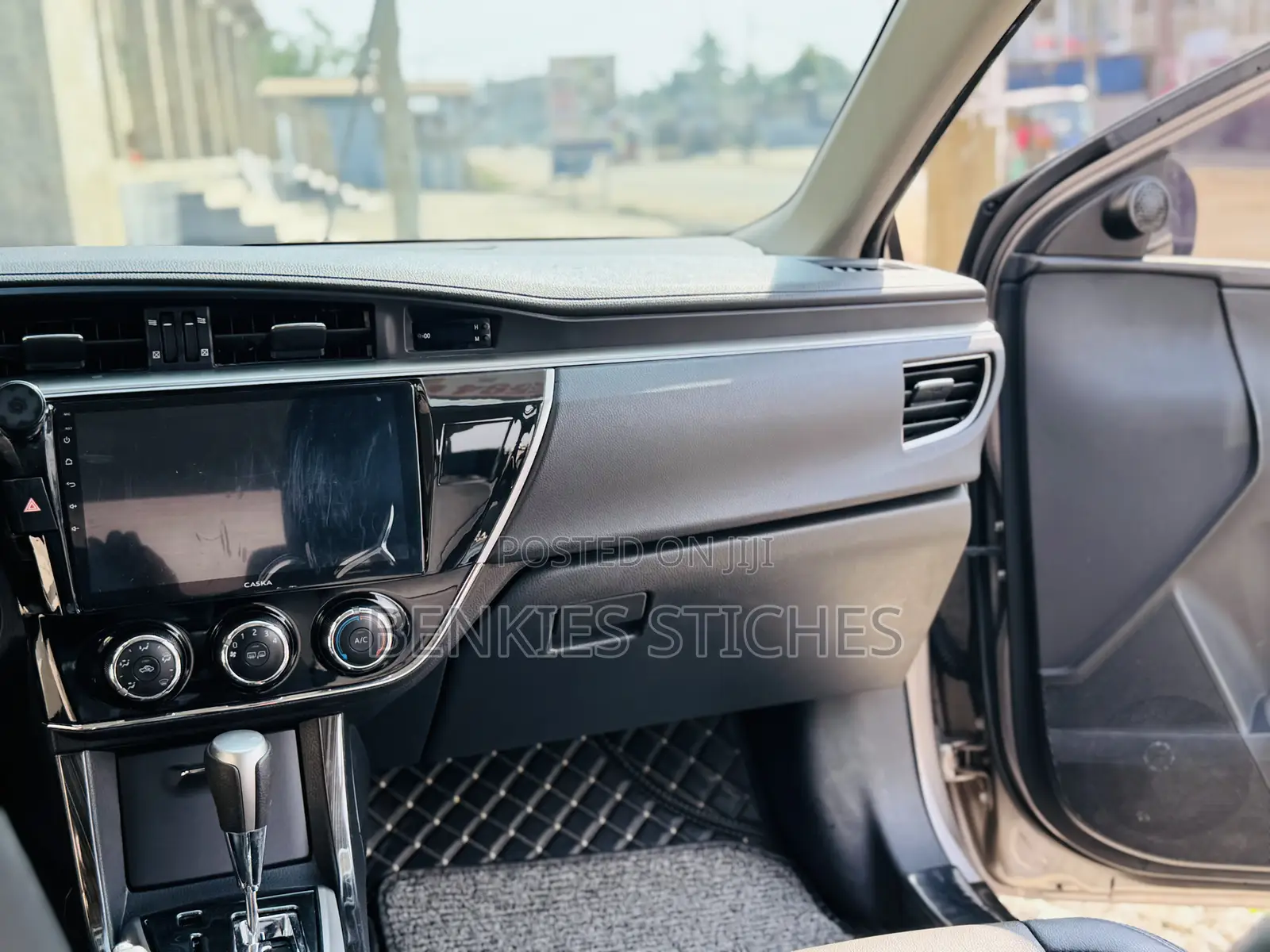 Toyota Corolla 2017 Gray