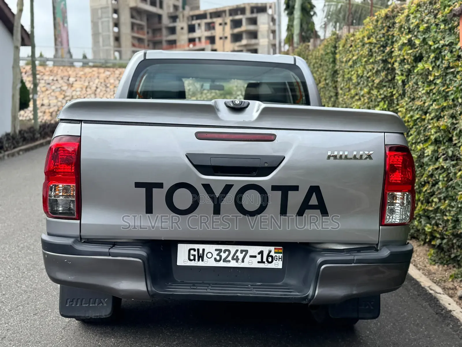 Toyota Hilux 2016 Gray