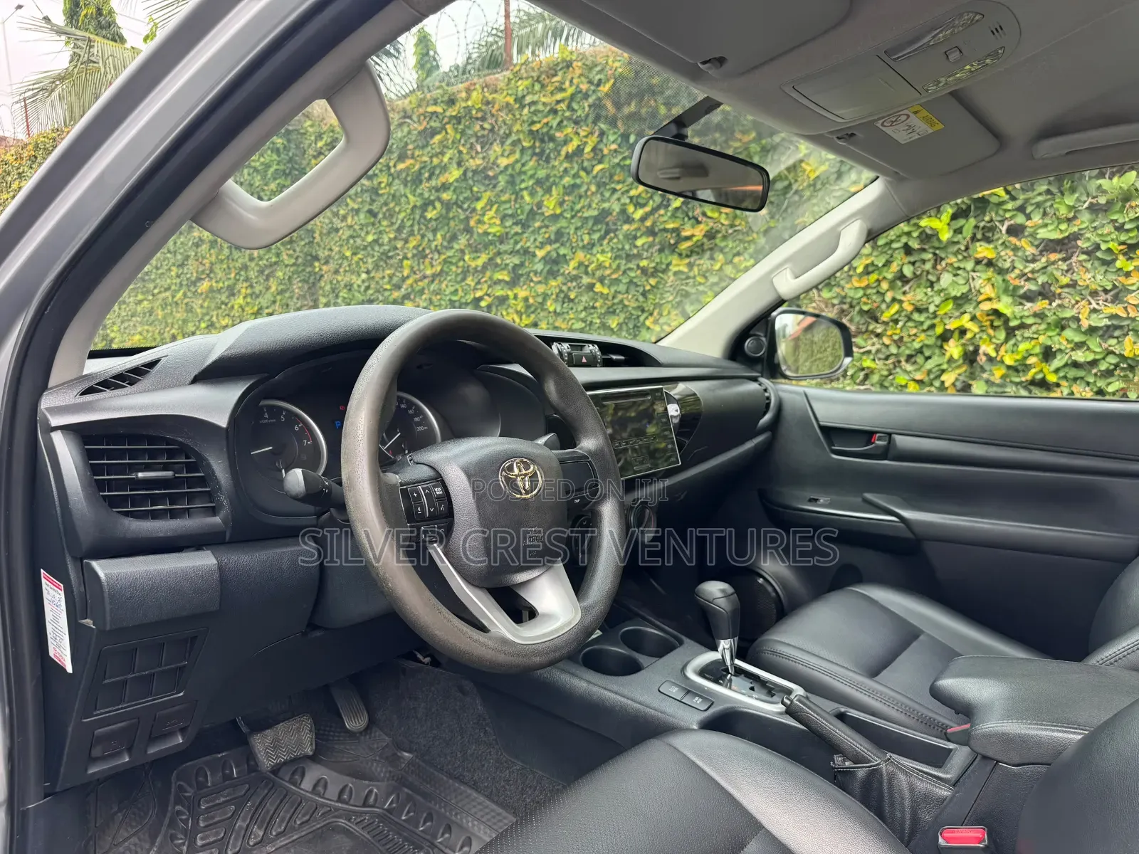 Toyota Hilux 2016 Gray