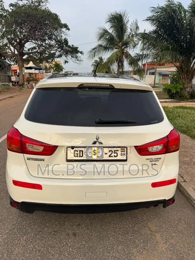 Mitsubishi Outlander Sport 2015 White