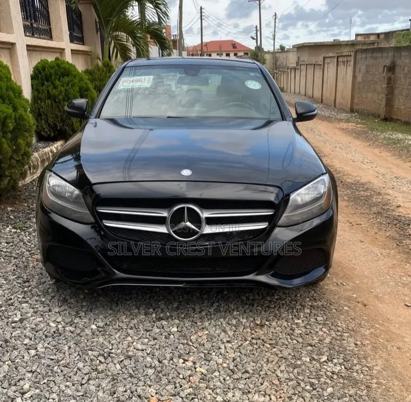 Mercedes-Benz C300 2016 Black