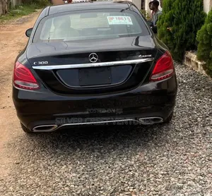 Mercedes-Benz C300 2016 Black