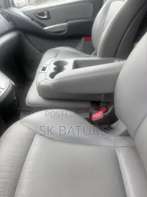 Hyundai Starex 2015 Yellow