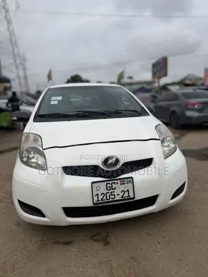 Toyota Vitz 1.0 FWD 3dr 2010 White