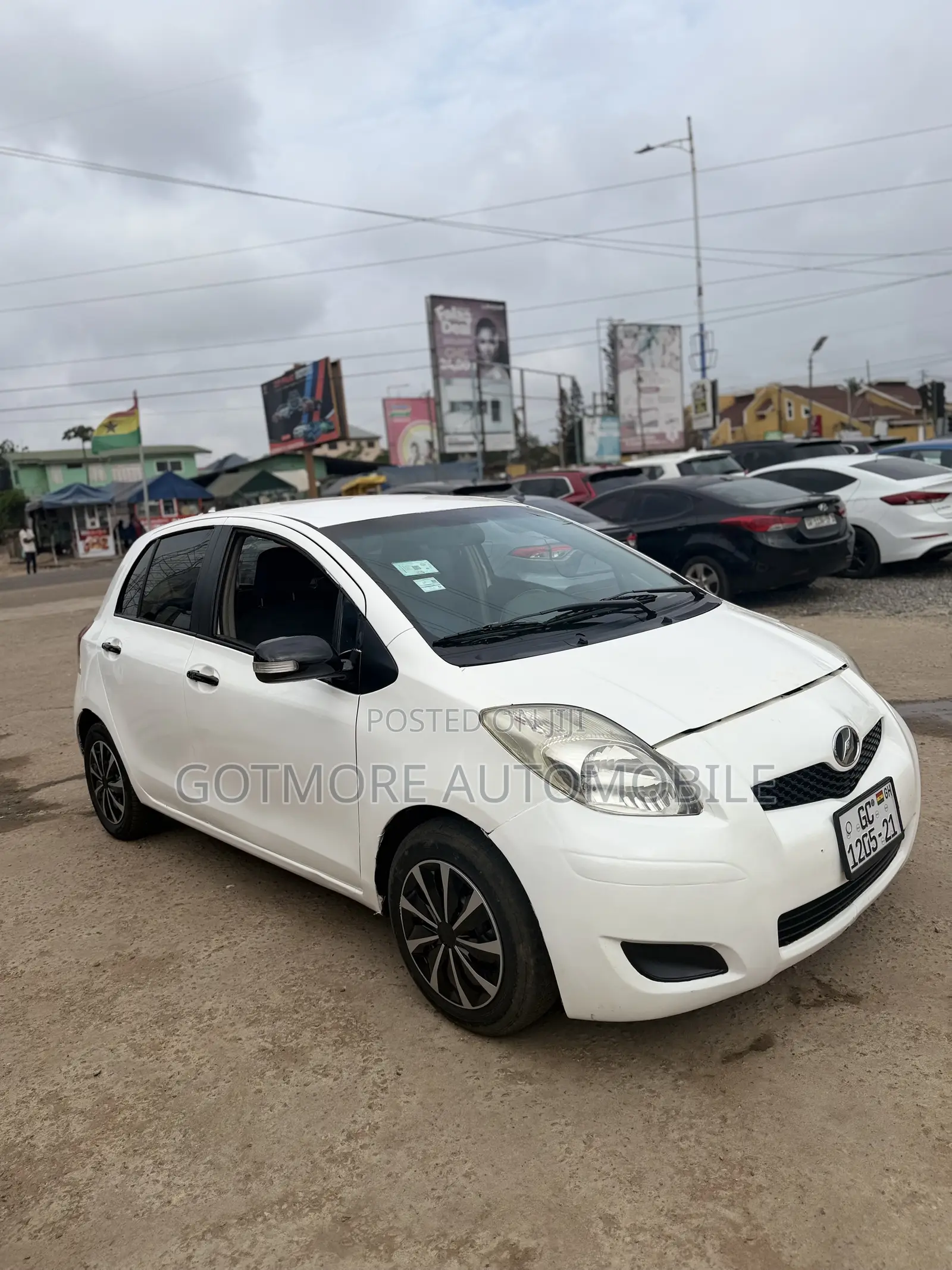 Toyota Vitz 1.0 FWD 3dr 2010 White