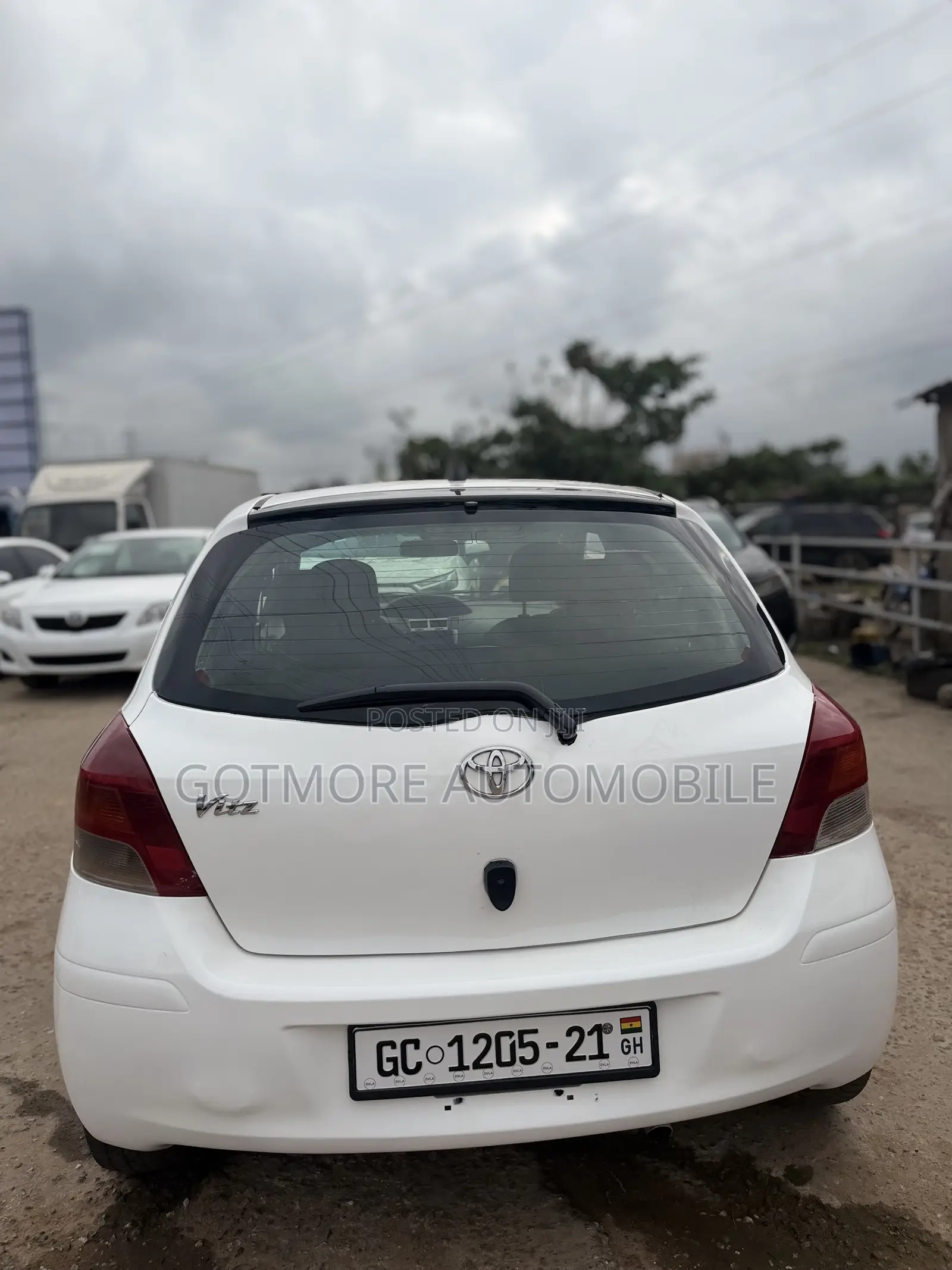 Toyota Vitz 1.0 FWD 3dr 2010 White