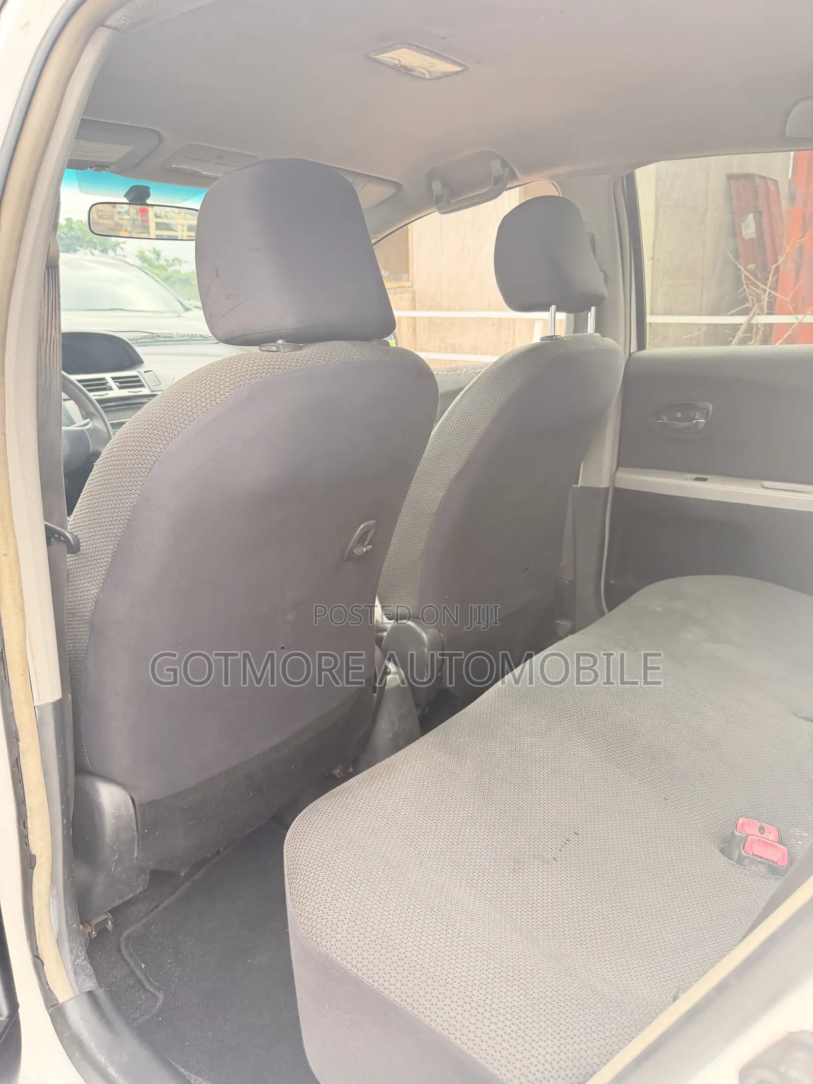 Toyota Vitz 1.0 FWD 3dr 2010 White