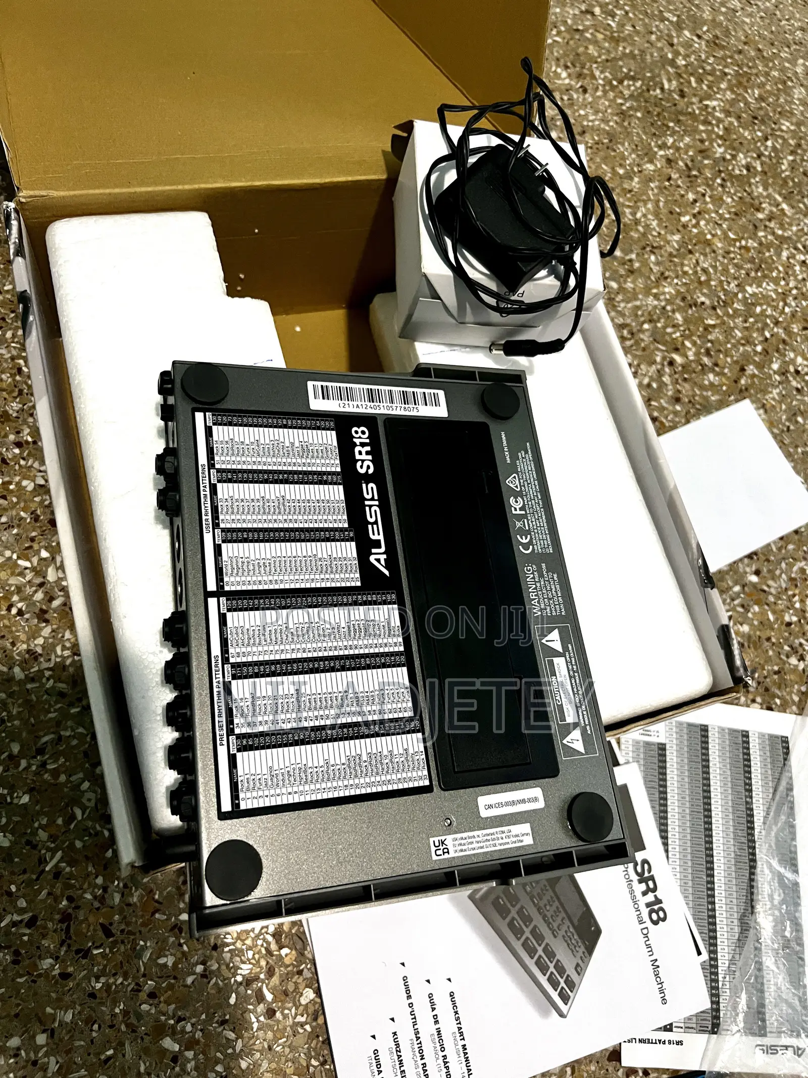 Alesis Sr18 High-Definition Drum Machine