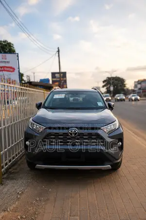 Toyota RAV4 XLE Premium 2022 Black