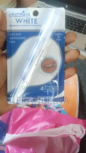 Dazzling Teeth Whitening Pen
