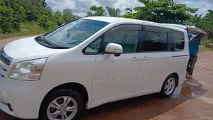 Toyota Voxy ZS 4WD 7-Seater 2008 White