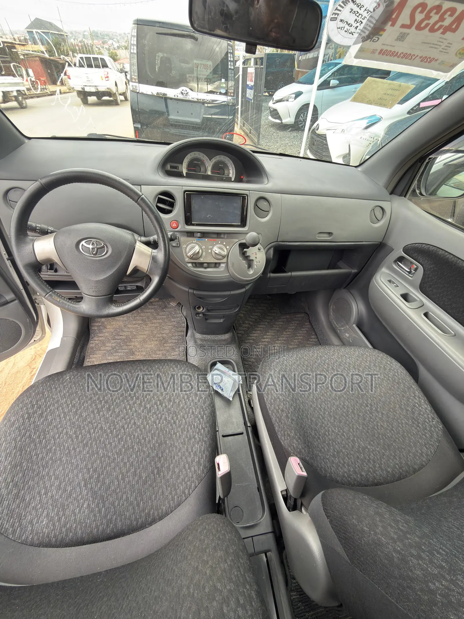 Toyota Sienta 1.5 FWD 2014 White