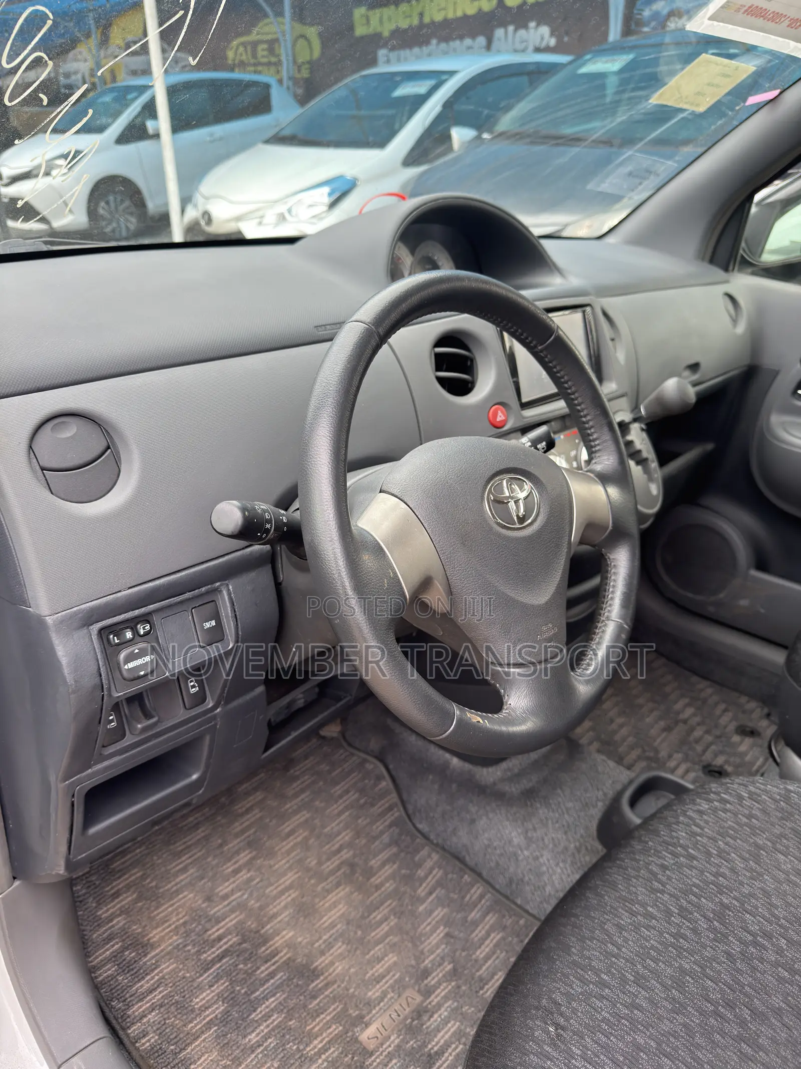 Toyota Sienta 1.5 FWD 2014 White