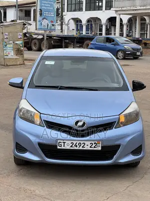Toyota Vitz 1.3 AWD 3dr 2012 Blue