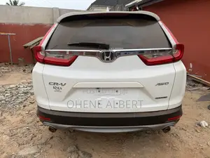Honda CR-V Touring AWD 2018 White