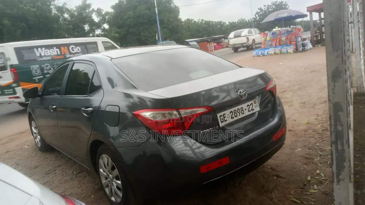 Toyota Corolla 2015 Green