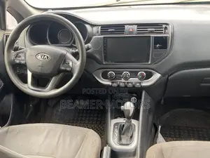 Kia Rio LX 4dr Hatchback (1.6L 4cyl 6A) 2012 Gray