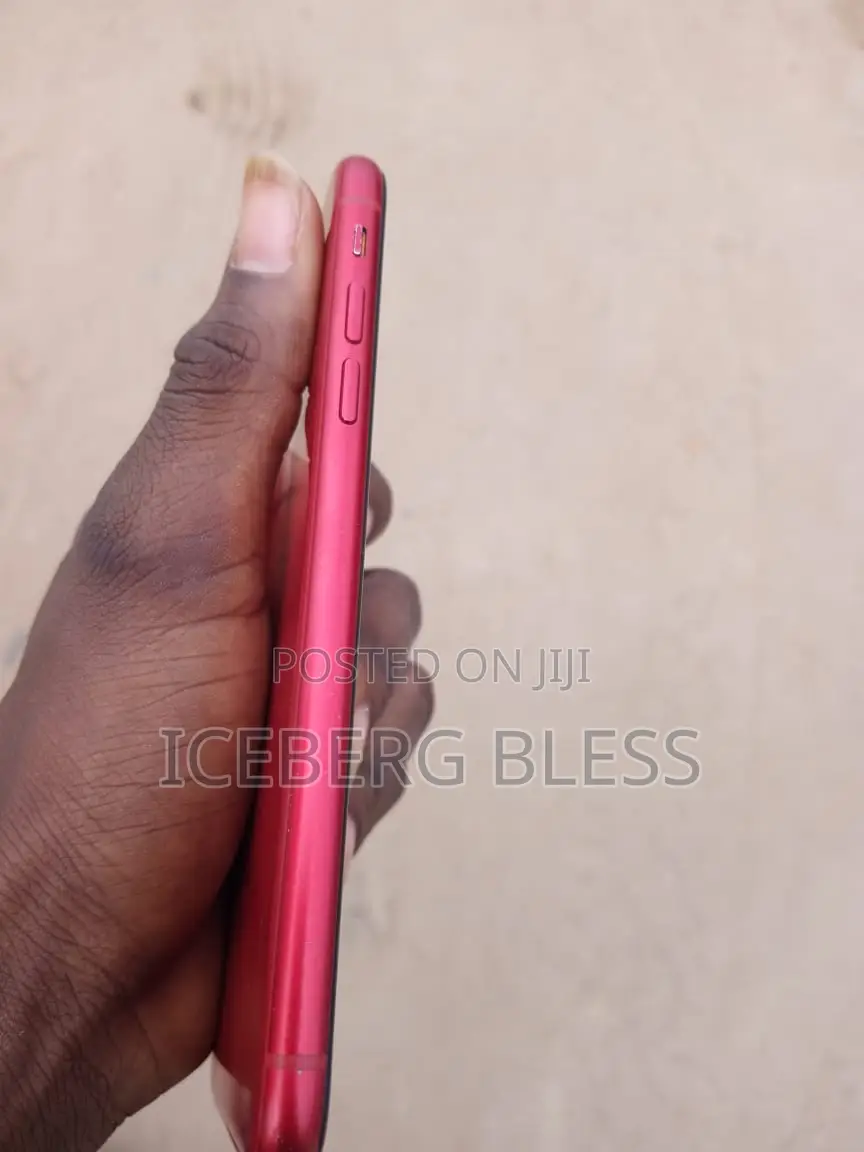 Apple iPhone XR 64 GB Red