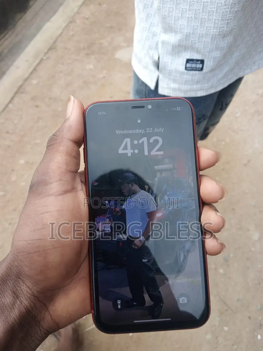 Apple iPhone XR 64 GB Red