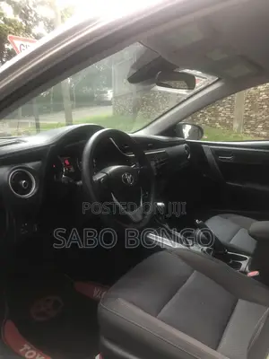 Toyota Corolla LE Eco (1.8L 4cyl 2A) 2018 Silver