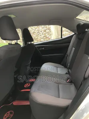 Toyota Corolla LE Eco (1.8L 4cyl 2A) 2018 Silver