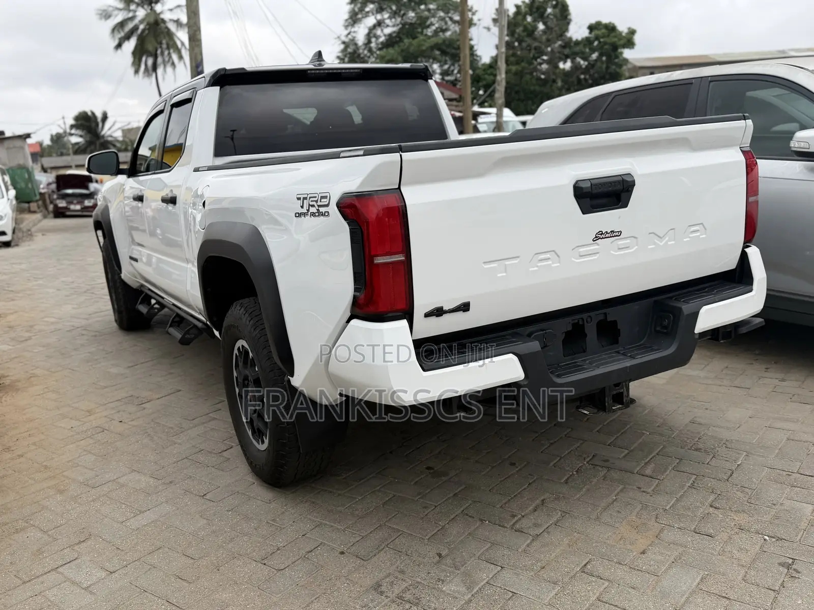 Toyota Tacoma 2024 White