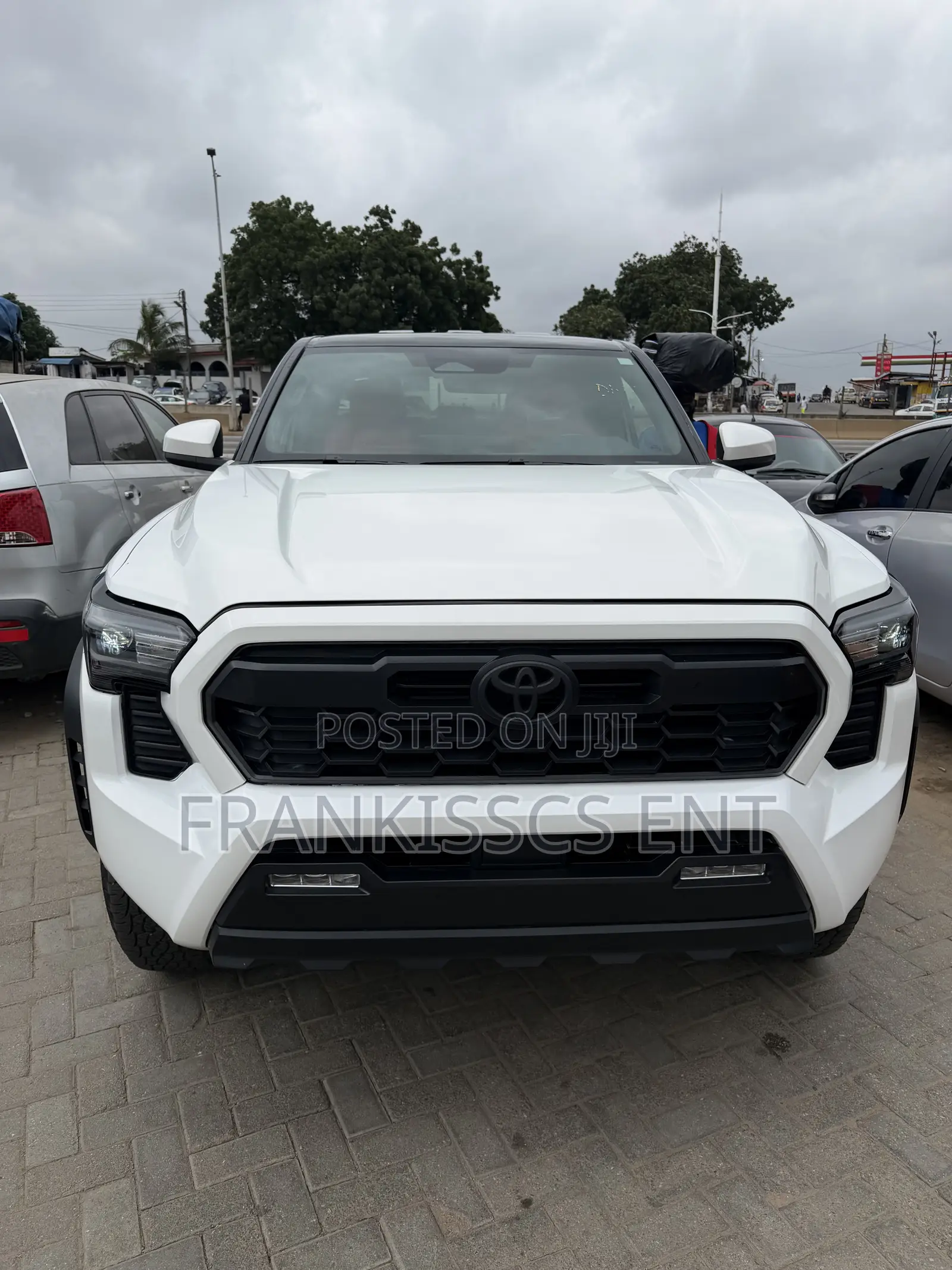 Toyota Tacoma 2024 White