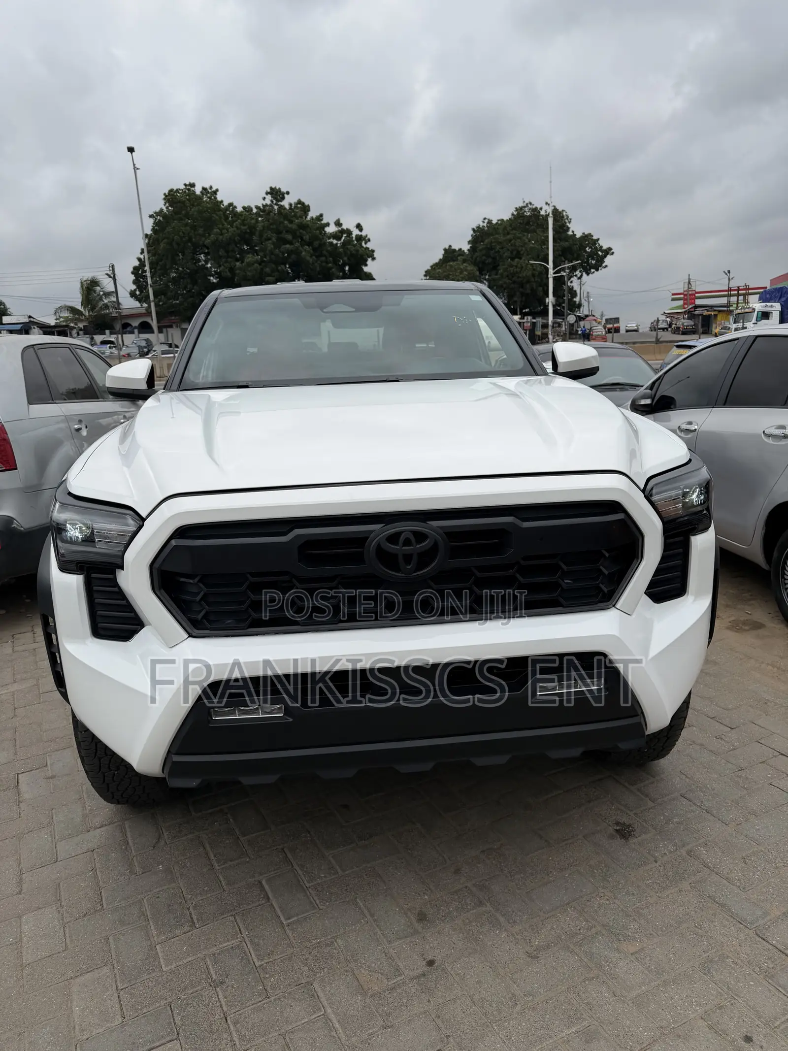 Toyota Tacoma 2024 White