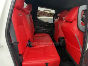 Toyota Tacoma 2024 White