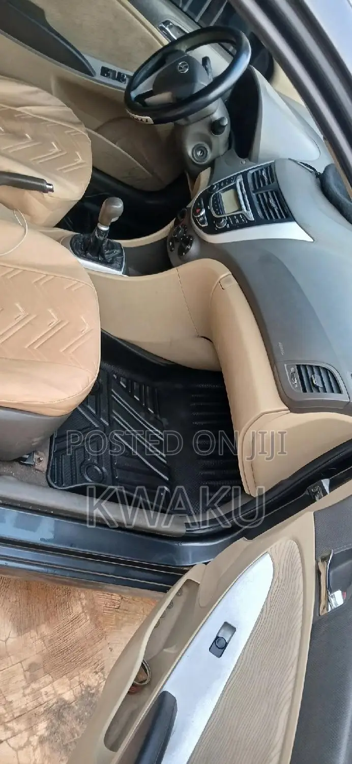 Hyundai Accent GLS 2012 Gray
