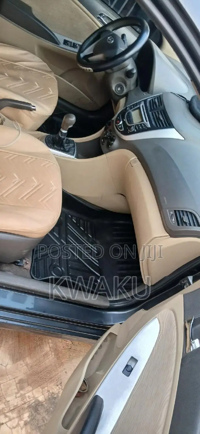 Hyundai Accent GLS 2012 Gray