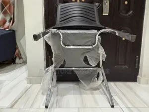 Black Mesh Office Visitor Chair