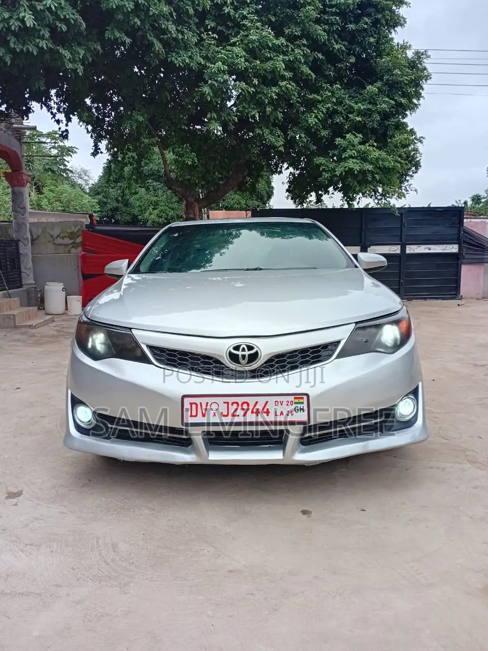 Toyota Camry LE 4dr Sedan (2.5L 4cyl 6A) 2013 Silver