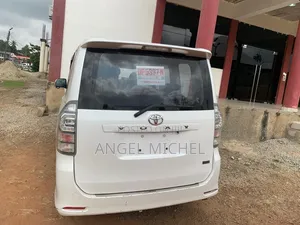 Toyota Voxy 2013 White