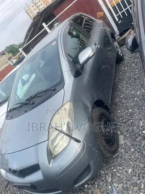 Toyota Vitz 2010 Gray