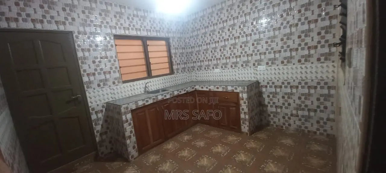 2bdrm Apartment in Apartment, Takoradi for rent