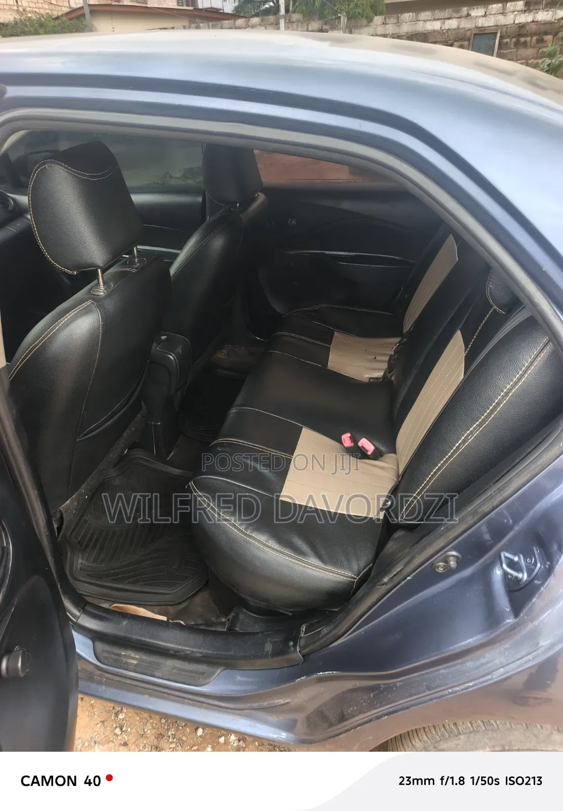 Toyota Yaris Base Sedan 4dr 2010 Blue