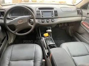 Toyota Camry 2006 Gray