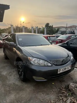 Toyota Camry 2006 Gray