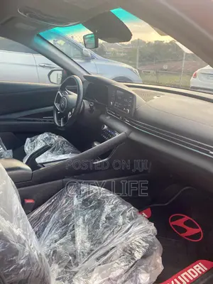 Hyundai Elantra Limited 2021 Red