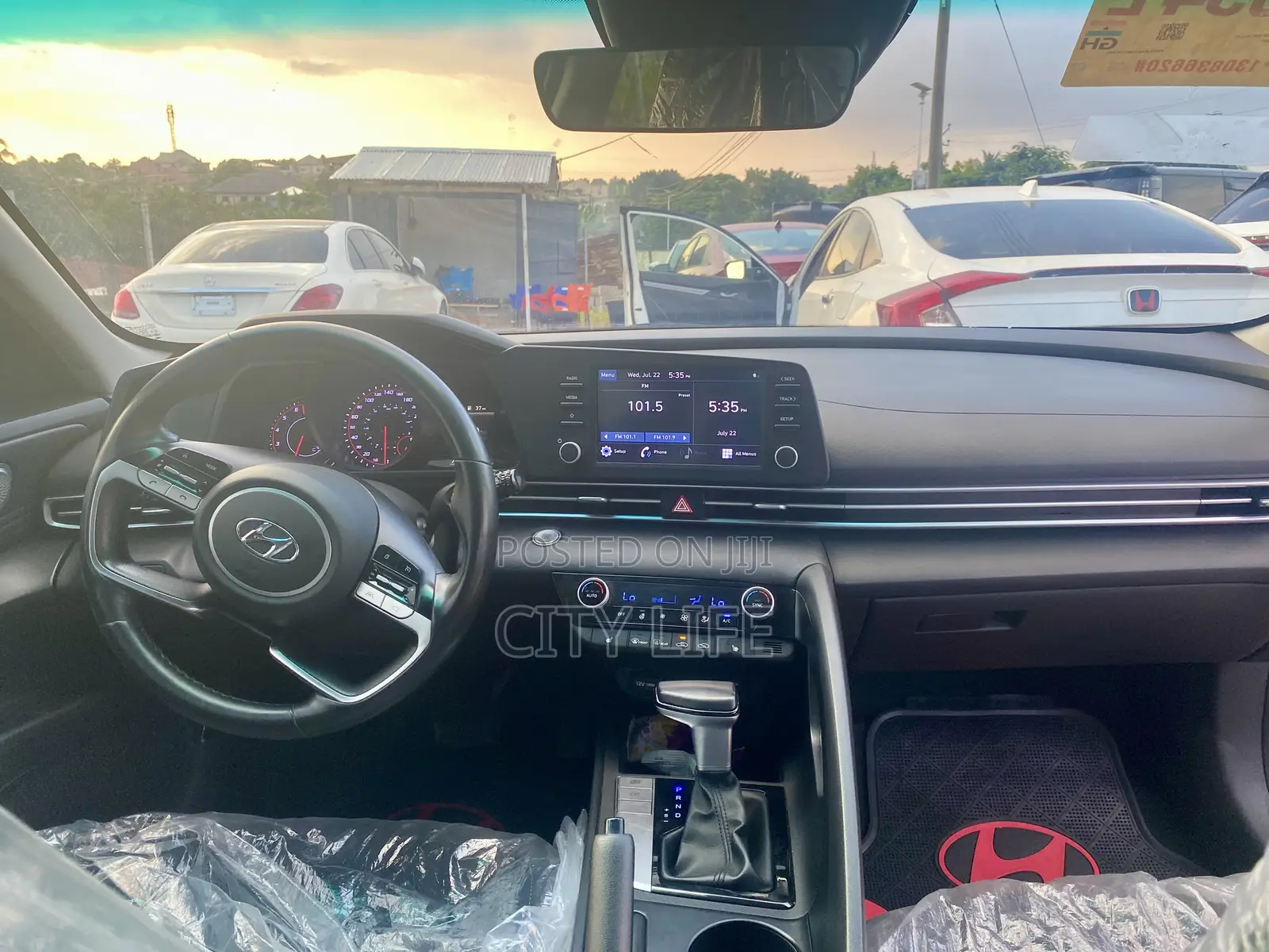 Hyundai Elantra Limited 2021 Red