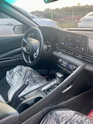 Hyundai Elantra Limited 2021 Red