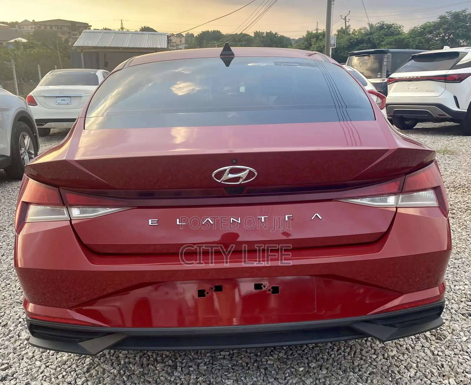 Hyundai Elantra Limited 2021 Red