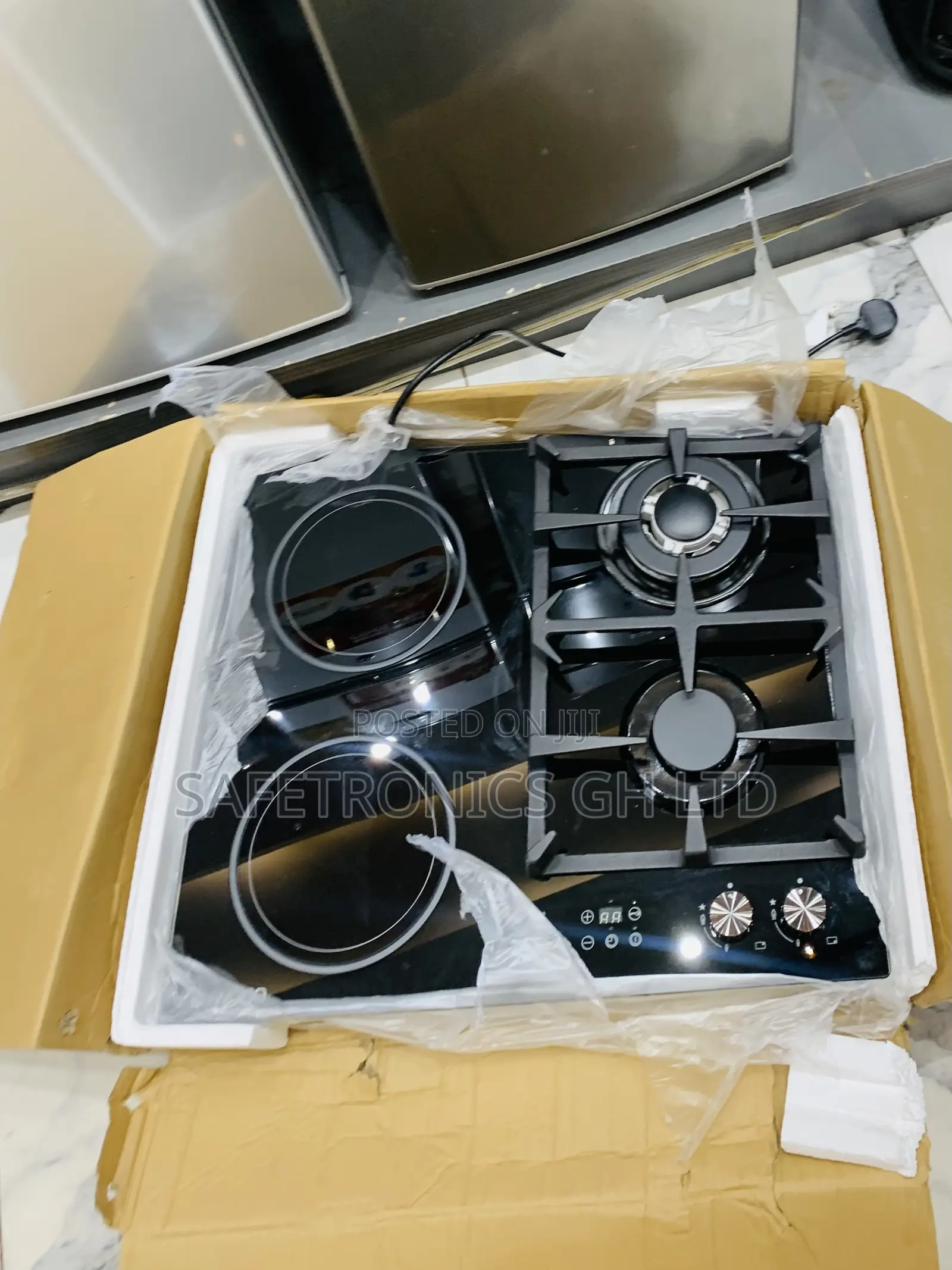 Newly Bulky Kenwood Black Glass 2 Gas Burners and 2 Electric Hob