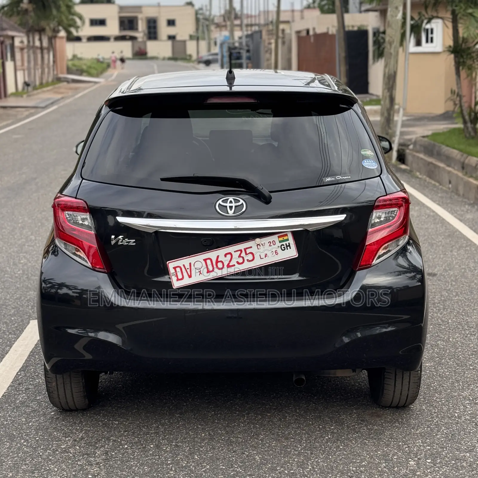 Toyota Vitz 1.3 AWD 5dr 2015 Black