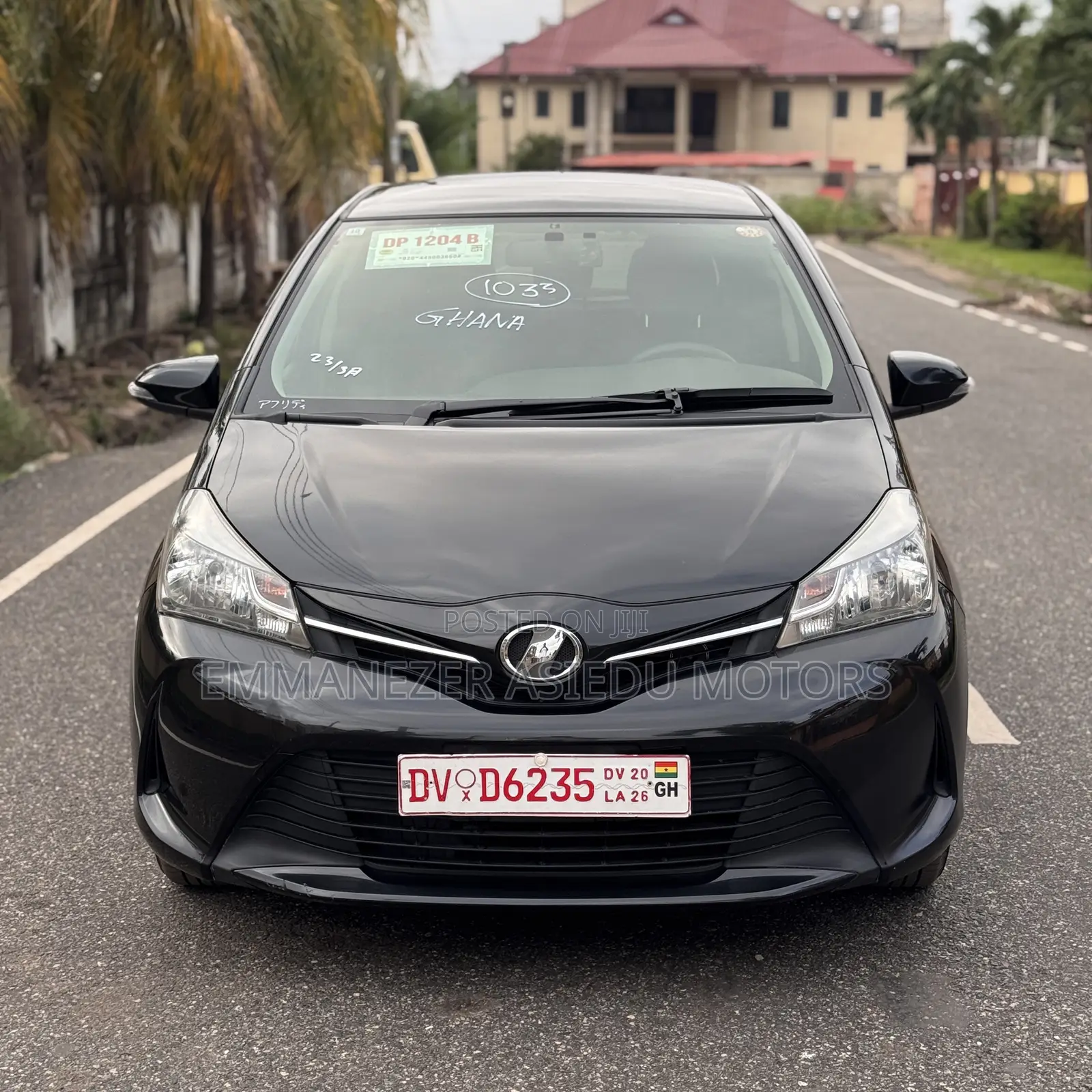 Toyota Vitz 1.3 AWD 5dr 2015 Black