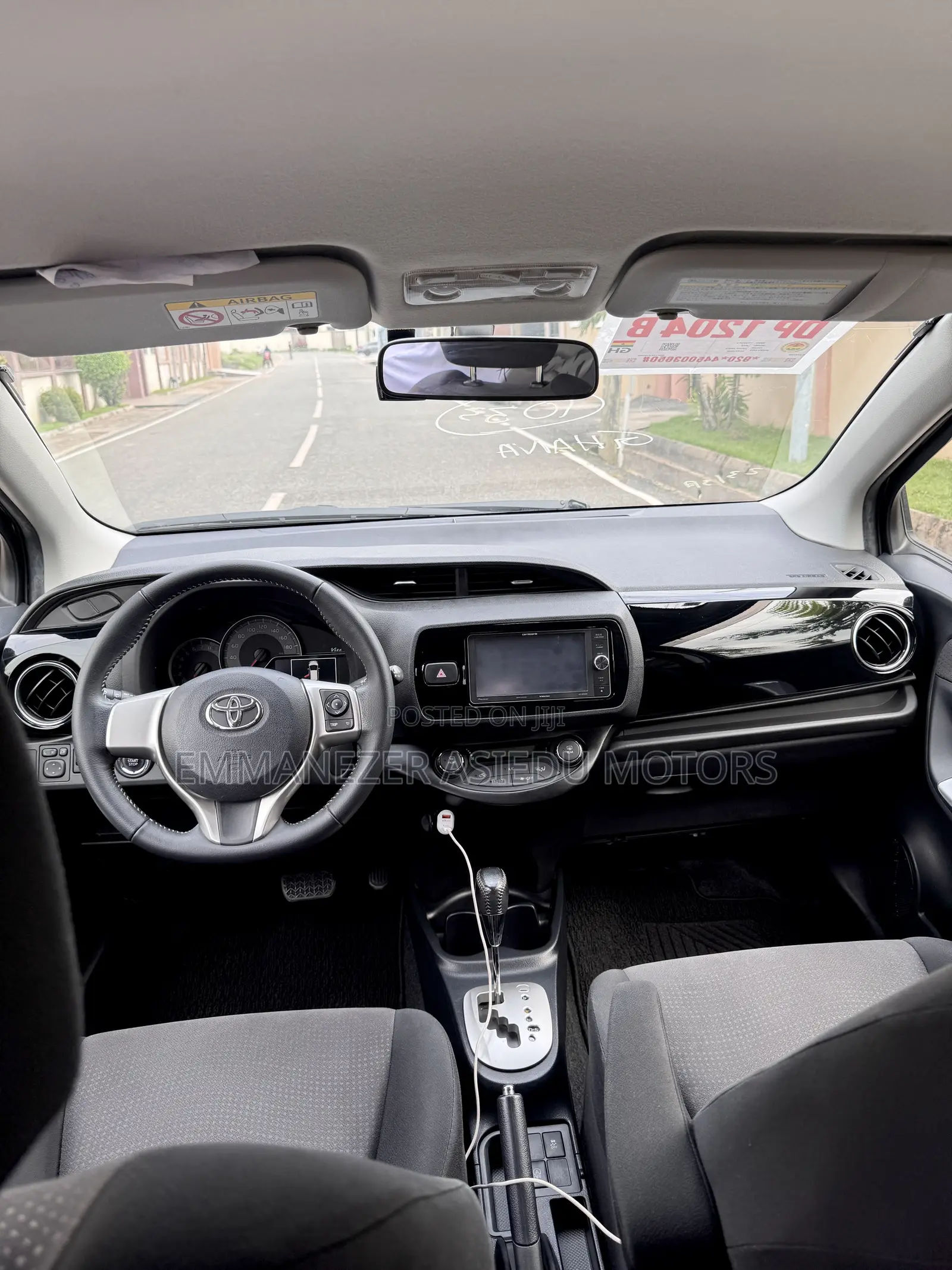 Toyota Vitz 1.3 AWD 5dr 2015 Black