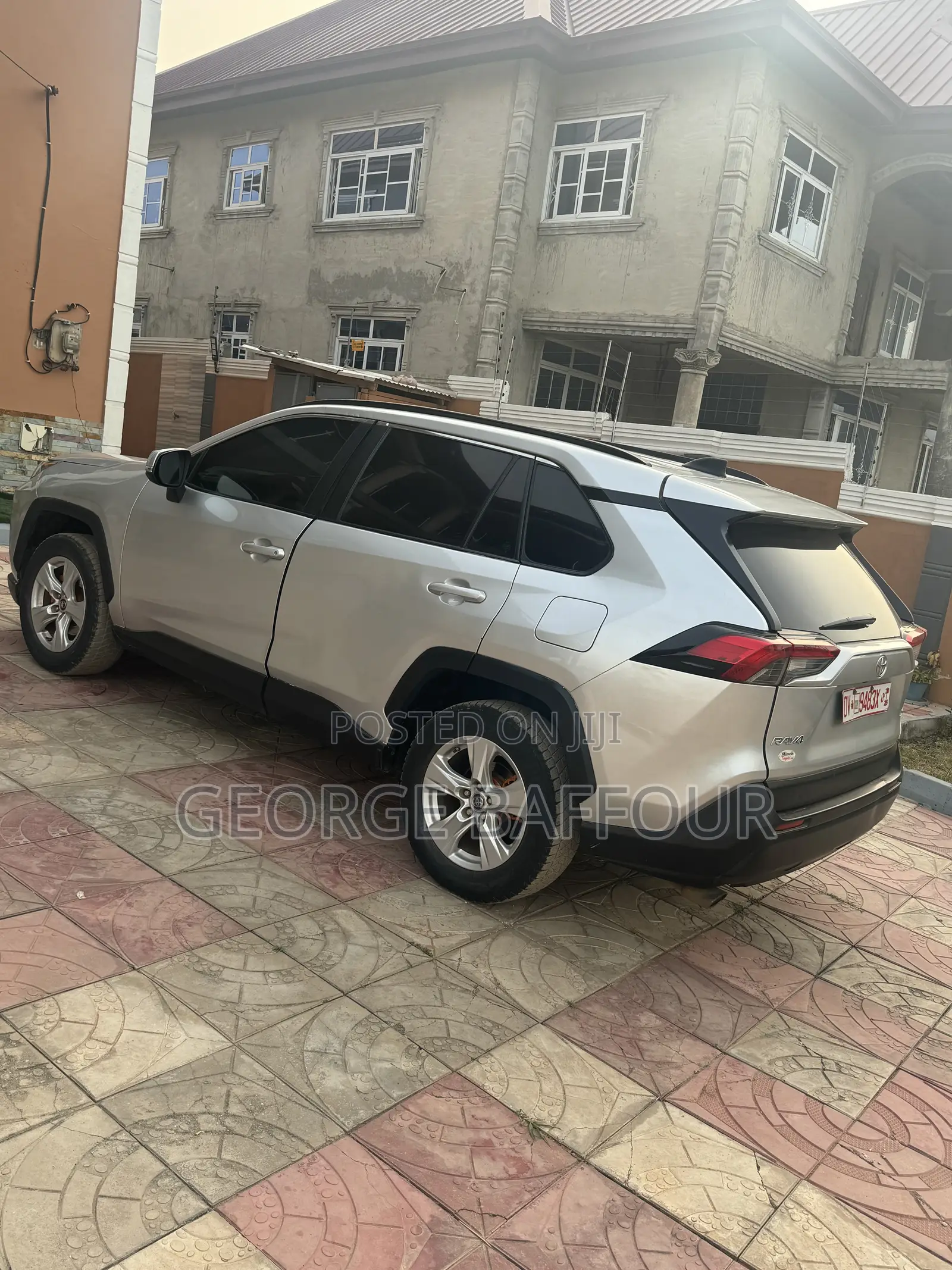 Toyota RAV4 XLE AWD 2019 Silver