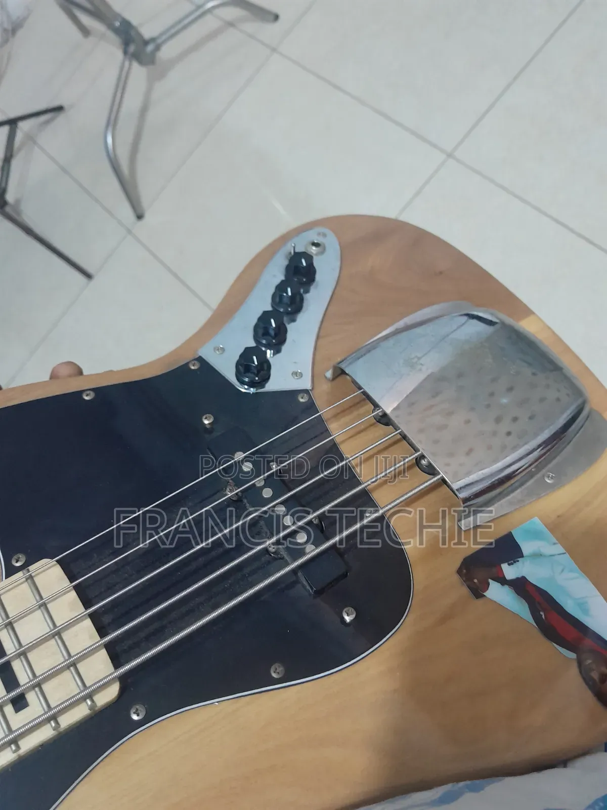 Active 5 Strings Fender Bass Guitar