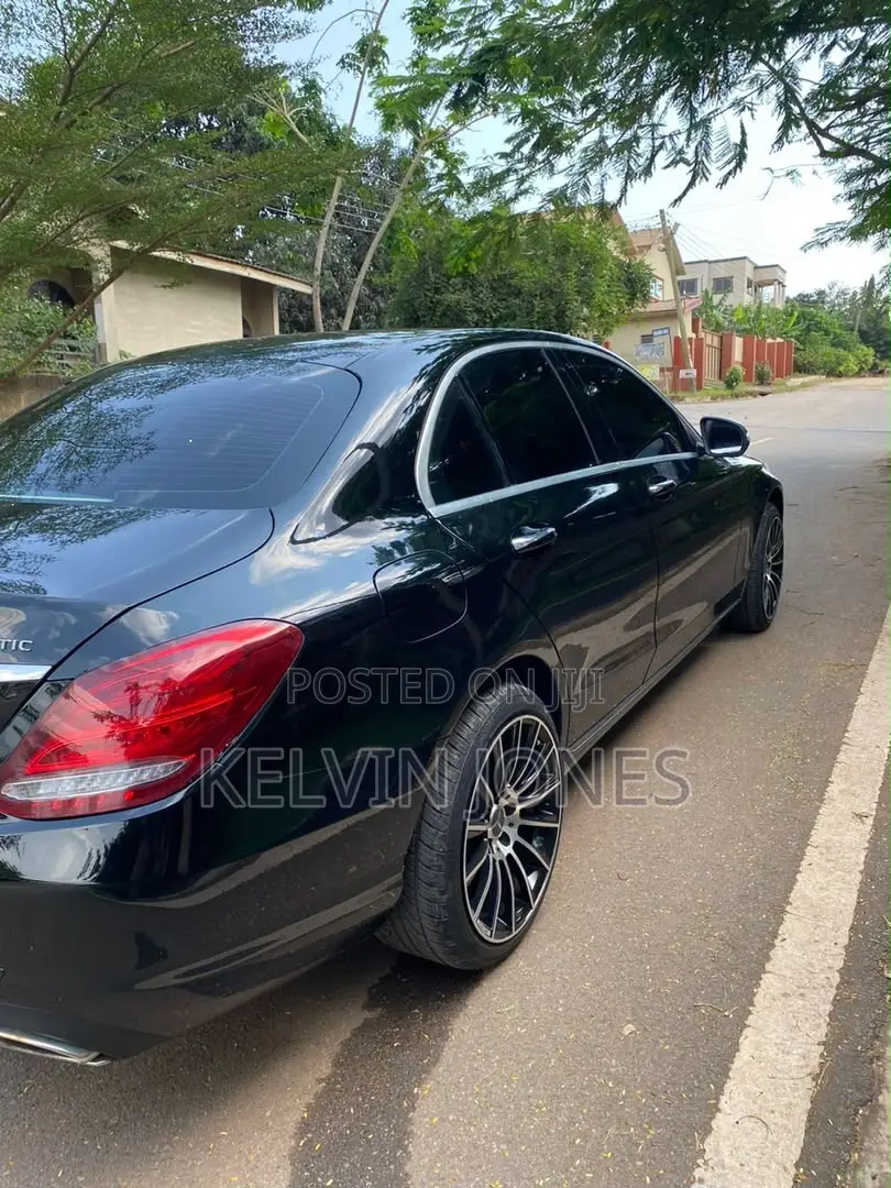 Mercedes-Benz C300 2015 Black